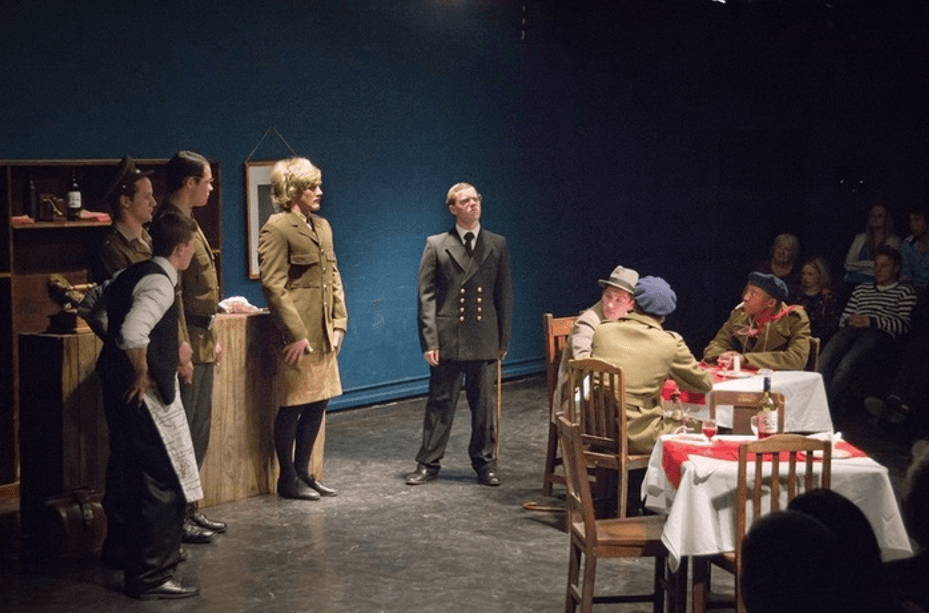 'Allo 'Allo! Theatre Play screenshot 4